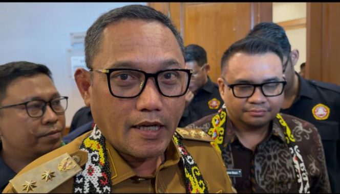 
Wakil Gubernur Kaltim, Seno Aji, saat menghadiri Temu Karya Karang Taruna Provinsi Kalimantan Timur di Tenggarong. (Angga/okeborneo.com)