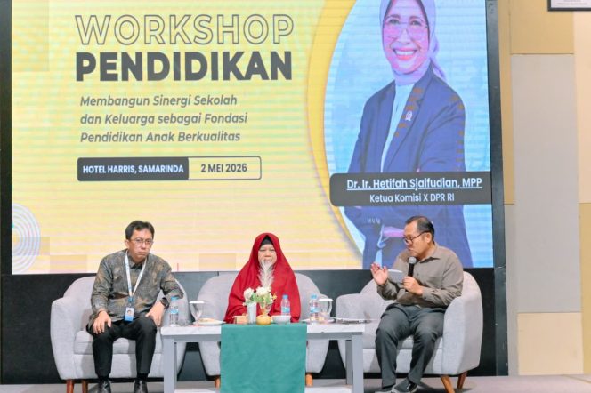 
Narasumber menyampaikan materi dalam workshop pendidikan bertema sinergi sekolah dan keluarga yang diinisiasi Ketua Komisi X DPR RI Hetifah Sjaifudian di Harris Hotel Samarinda, Sabtu (2/5/2026). (Istimewa)
