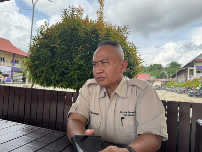 
Dekan Fakultas Ekonomi dan Bisnis Universitas Kutai Kartanegara, Sabran. (Angga/okeborneo.com)