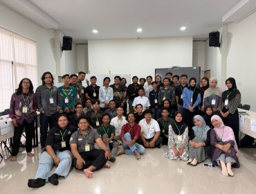 Foto bersama peserta LK II HMI Cabang Kukar bersama Arief Rosyid Hasan. (Istimewa)