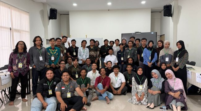 Foto bersama peserta LK II HMI Cabang Kukar bersama Arief Rosyid Hasan. (Istimewa)