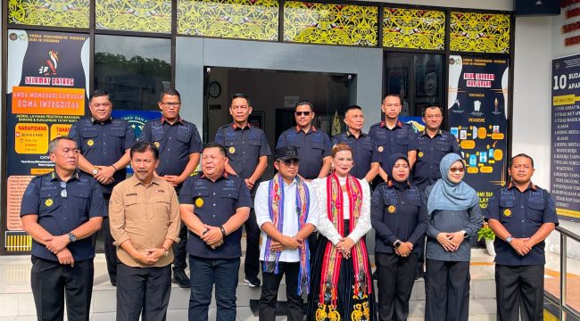 Gubernur Kalimantan Timur Rudy Mas’ud bersama jajaran Kanwil Direktorat Jenderal Pemasyarakatan Kalimantan Timur dan Pemkab Kukar saat meninjau Lapas Perempuan Kelas IIA Tenggarong, Jumat, 3 Juli 2026. (Istimewa)