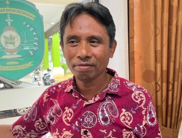 Kepala SMP Muhammadiyah Loa Janan Ibrahim. Ia meminta pemerintah daerah mencarikan solusi atas kemungkinan pengembalian insentif yang diterima kepala sekolah swasta. (Istimewa)