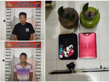 Dua tersangka dalam perkara dugaan pencurian dan penadahan yang ditangani Polsek Muara Kaman. Keduanya masih menjalani proses penyidikan. (Humas Polres Kukar/Istimewa)