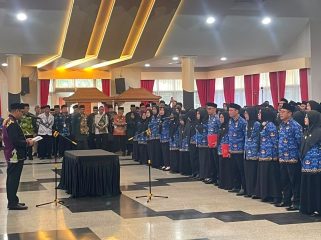Suasana pelantikan kepala sekolah dan pejabat fungsional teknis di Pendopo Odah Etam, Tenggarong, Kamis, 9 Juli 2026. Pemkab Kukar melantik 127 kepala sekolah dan 93 pejabat fungsional. (Angga/okeborneo.com)