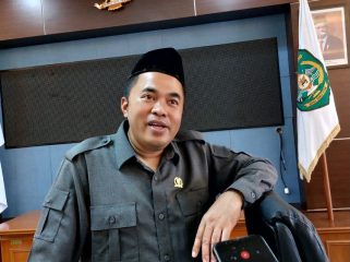 Ketua DPRD Kukar, Ahmad Yani. Ia meminta penanganan pemanggilan petani Sungai Merdeka mengacu pada kesepakatan sebelumnya dan hasil pemeriksaan kondisi di lapangan. (Istimewa)