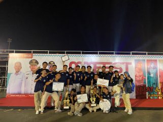 Personel Lock Drumline Samarinda berfoto bersama seusai meraih juara pertama kategori Open Class Drum Battle dan Individual Contest Percussion pada MIMFEST 2026 di Lapangan Karebosi, Makassar. (Istimewa)