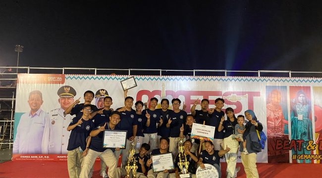 Personel Lock Drumline Samarinda berfoto bersama seusai meraih juara pertama kategori Open Class Drum Battle dan Individual Contest Percussion pada MIMFEST 2026 di Lapangan Karebosi, Makassar. (Istimewa)