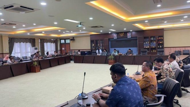 
Suasana RDP di Ruang Banmus DPRD Kukar (istimewa)