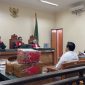 Eks Kasat Narkoba Polres Kutai Kartanegara setelah mengikuti persidangan di Pengadilan Negeri Tenggarong (istimewa)