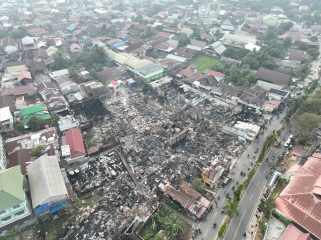 Kebakaran di Jalan Alimudin Tenggarong (Angga/okeborneo.com)