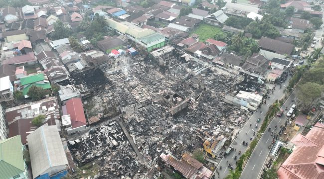Kebakaran di Jalan Alimudin Tenggarong (Angga/okeborneo.com)