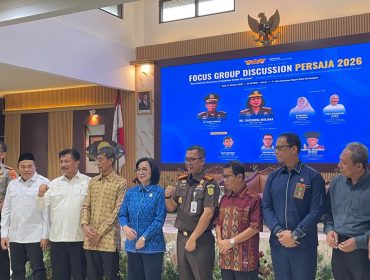 Foto bersama dalam kegiatan Focus Group Discussion (FGD) penguatan tata kelola perusahaan di Aula Kejari Kukar, Rabu (21/10/2026).