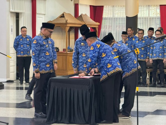 
 Pejabat Administrator dan Pengawas Kukar Dilantik, Diminta Perkuat Kinerja dan Inovasi