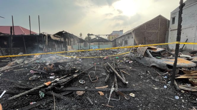 
Kebakaran di Jalan Delta (Angga/okeborneo.com)