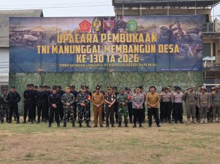 Foto bersama setelah melaksanakan apel pembukaan acara TMMD Kodim0906/KKR