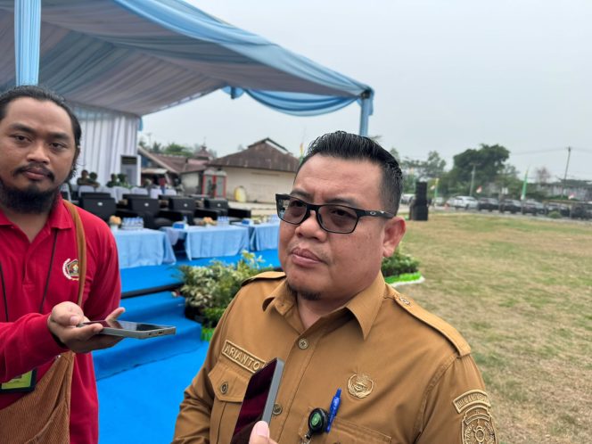 
 Tak Cukup Terangi Pusat Desa, Pemkab Kukar Sasar Permukiman Terpencil Lewat PLTS Komunal